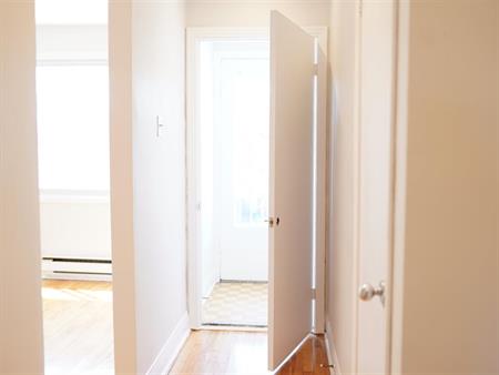 1 CH - 1 SDB - Montréal - $1,250 /mo