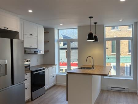 Magnifique 4 1/2 + Bureau Vieux-Lévis