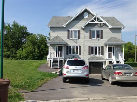 Maison à louer – Lachute (disponible 30 juin 2026)