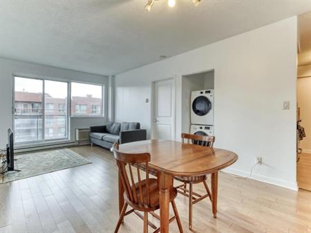 2 chambres - Centre-Ville/Griffintown-Calme, luminueux- Metro Lucien Allier- Commerces