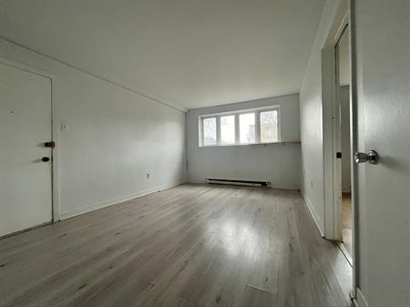 Spacieux 4 1/2 à La Prairie