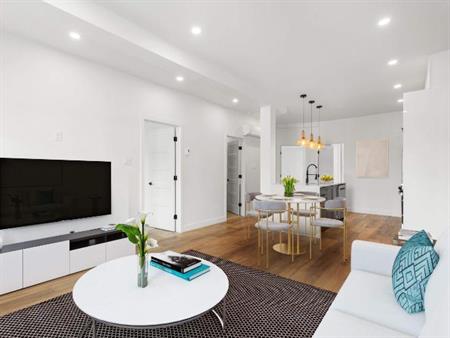 3 CH - 1 SDB - Montréal - $2,400 /mo