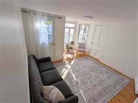 Grand 4 1/2 (+ Bureau)