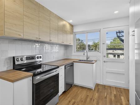 Superbe 4 1/2 Rénové Dans Villeray
