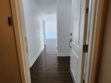 3 1/2 à louer à Saint-Laurent (1 chambre et 1 SDB)