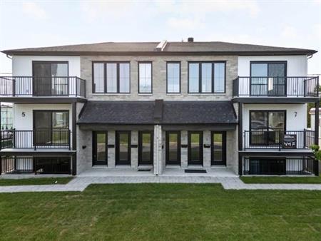 Superbe 5 ½ neuf 2025 – Spacieux 1318 pi² – Rez-de-chaussée – Wifi + stationnement inclus