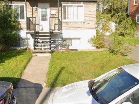 Logement 5 et demie ( 3 chambres)
