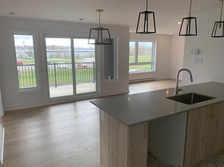 Beau grand 4 et demi au rez-de-chaussée à Valleyfield