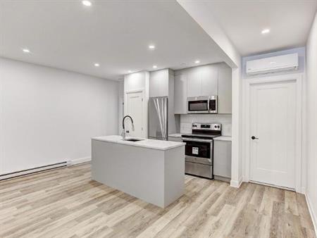 2 CH - 1 SDB - Montréal - $1,895 /mo