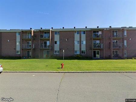 2 CH - 1 SDB - Granby - $1,299 /mo