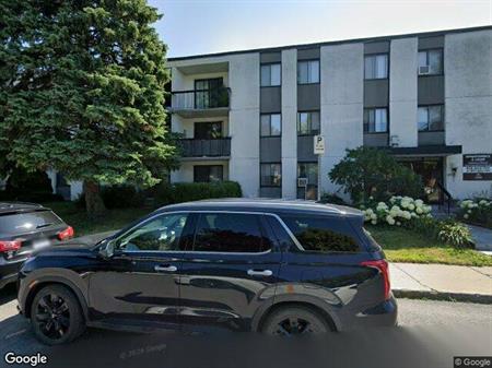 2 CH - 1 SDB - Saint-Jean-sur-Richelieu - $1,399 /mo