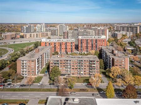 2 CH - 1 SDB - Montréal - $1,495 /mo