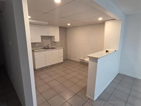 3½ sous-sol rénové situé dans le quartier Ahuntsic