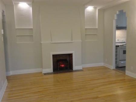 Everything included except wifi! - Beautiful, renovated, huge 4 1/2 , art deco, AAA location (Montreal)