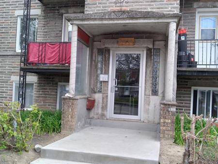 ROSEMONT Grand 2 ½ Chauffer, Metro Fabre