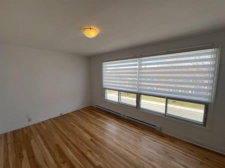Fully Renovated 5.5 Apartment Available - A louer • For Rent