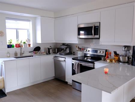 4 1/2 Villeray (Rénové, electro inclus, stationnement disponnible)