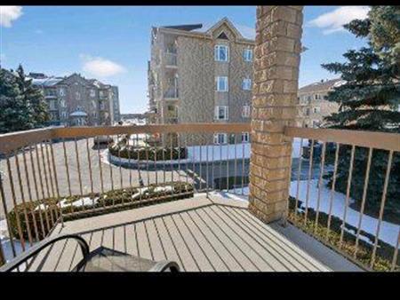 À louer / for rent 4 1/2 Disponible le 1 er juillet à Chomedey aval