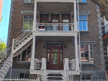Magnifique grand 7 1/2 situé Rosemont/Petite-Patrie (Montréal)