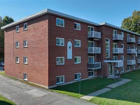 1 CH - 1 SDB - Granby - $1,150 /mo