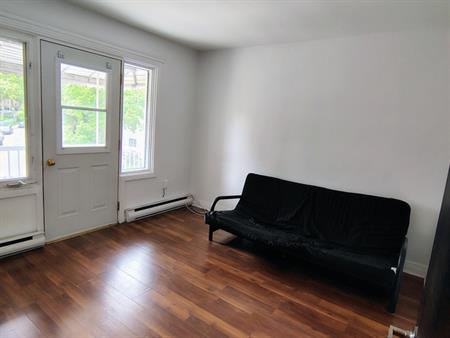 Au Coeur D'Ahuntsic: Beau 4 1/2 Au 2e ÉT