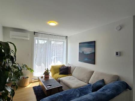 **RABAIS 50% SUR LE PREMIER MOIS ** Appartement 4 1/2 rénové à louer à Lévis (St-Romuald) à 4 minutes des ponts