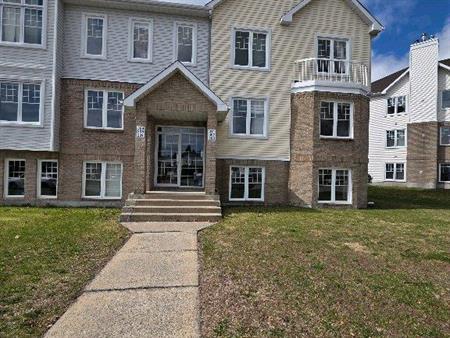 Condo lumineux 41/2