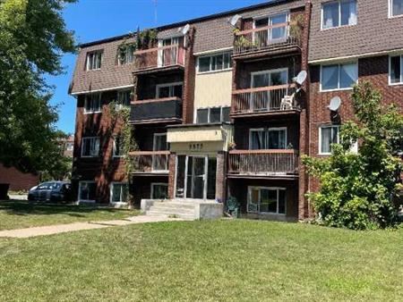 FABREVILLE- BEAU GRAND 5 ½ A LOUER ( JUILLET )
