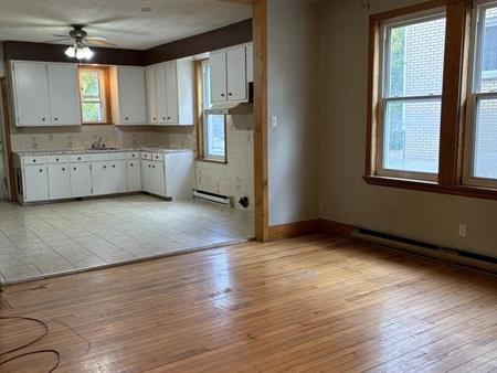 Immeuble - 317-327 Mont-Plaisant Grand 5 1/2 Avec Deux Balcons à Louer