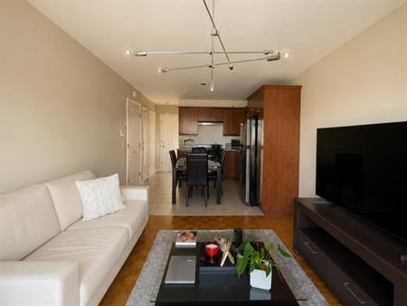 3 1/2 Haut De Triplex à Ahuntsic