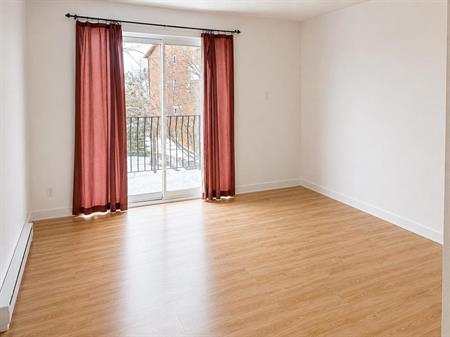 Immeuble - 1555 Rue Dorval Magnifique 3 ½ à Louer – Sherbrooke