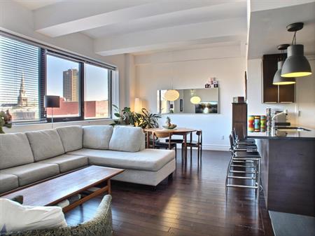 Magnifique condo de 850 pi², très lumineux, plafonds de 11 pieds