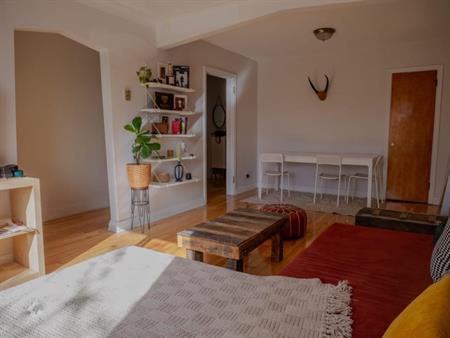 ❁Grand 5½ lumineux meublé — 2 chambres + bureau fermé — à 2 min du métro Fabre (Villeray)❁