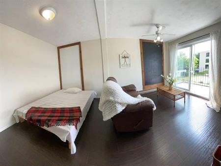 Appartement semi-meublé, wifi prêt a déménager !