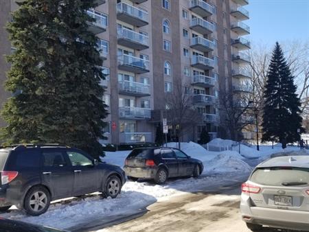 3 1/2 Garage Et Gym