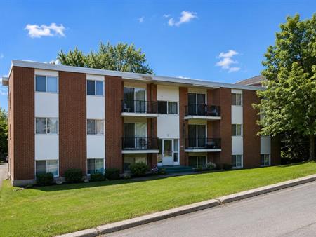 83 Rue Lucien-Brault (Hull) Très Beau Appartement à Deux Chambres