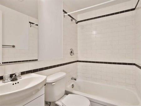 1 CH - 1 SDB - Montréal - $1,295 /mo