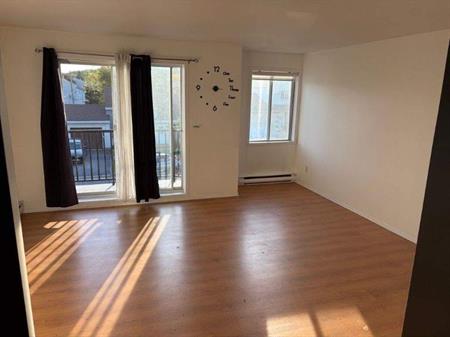 4 1/2 À LOUER - TERREBONNE - APPARTEMENT À LOUER