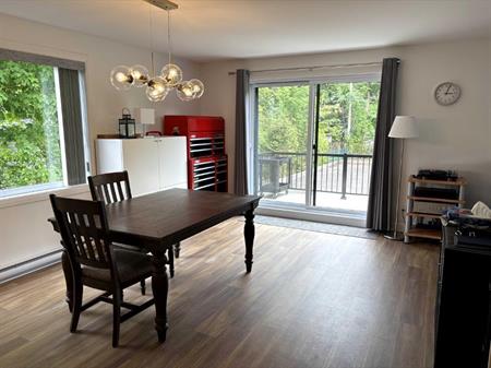 Superbe 5½ neuf à Beauport, 3 chambres, 1330 pi², 2 stationnements, balcon couvert, walk-in, déneigement inclus. 1700$/mois, 