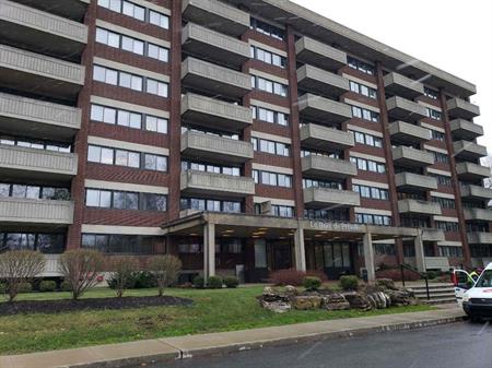 TOUT INCLUS, MEUBLÉ, Grand condo 3et1/2 830p.ca à louer, 1748$, St-Lambert