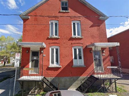Juillet, Appartement 2CC, Hull Central