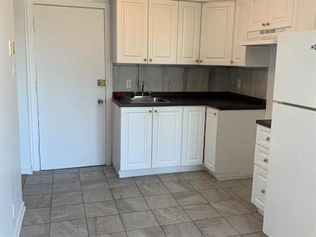 Hochelaga/Maisonneuve, 3½, situé au 1er étage