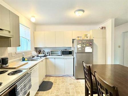 2 CH - 1 SDB - Longueuil - $1,550 /mo