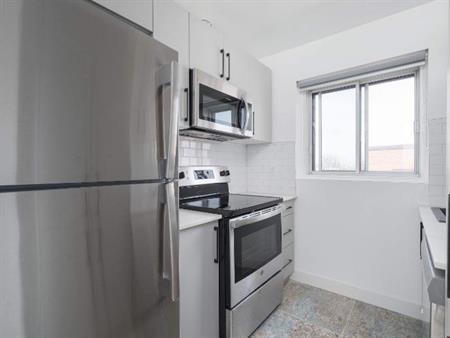 2 CH - 1 SDB - Montréal - $1,949 /mo