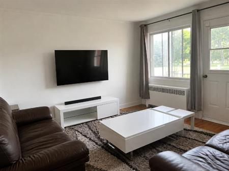 2 CH - 1 SDB - Longueuil - $1,450 /mo