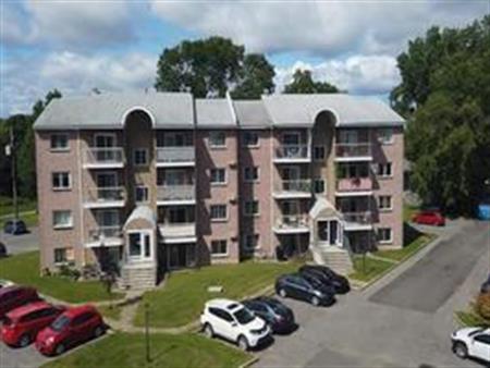 2 CH - 1 SDB - Québec - $1,267 /mo