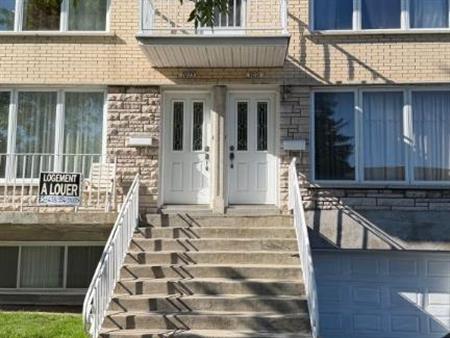 5 1/2 haut-duplex à louer