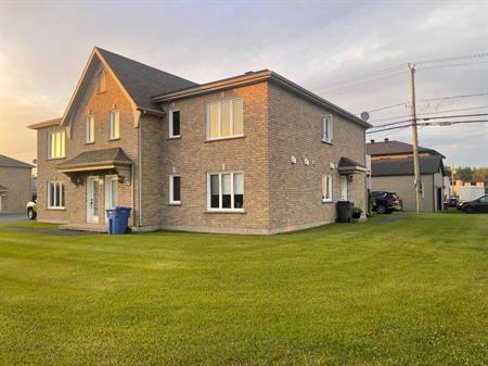 Grand 4 1/2 À SAINT-ÉTIENNE DE LAUZON (LÉVIS)