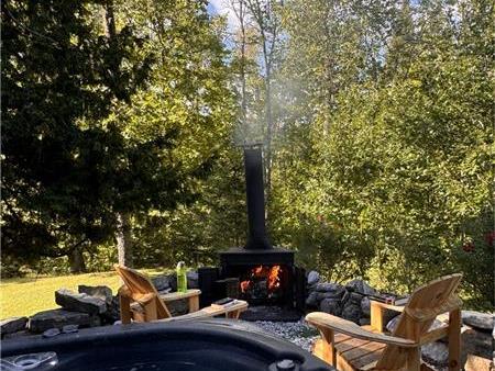 Serenity - Cottage with Hot Tub and Sauna
