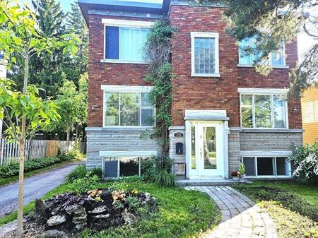 PRIX RÉDUIT - 5 ½ dans le (vrai) Vieux Longueuil… Près de la rue St-Charles